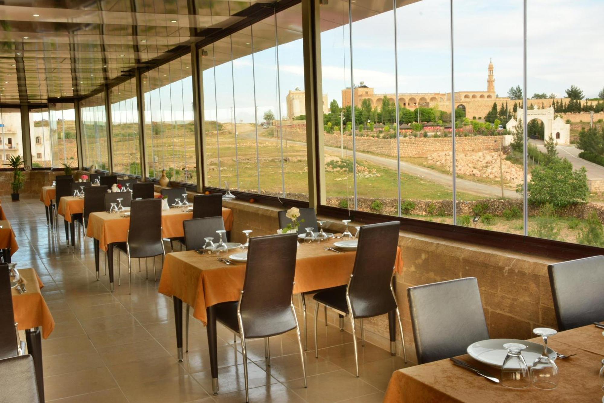 Turabdin Hotel Midyat Luaran gambar